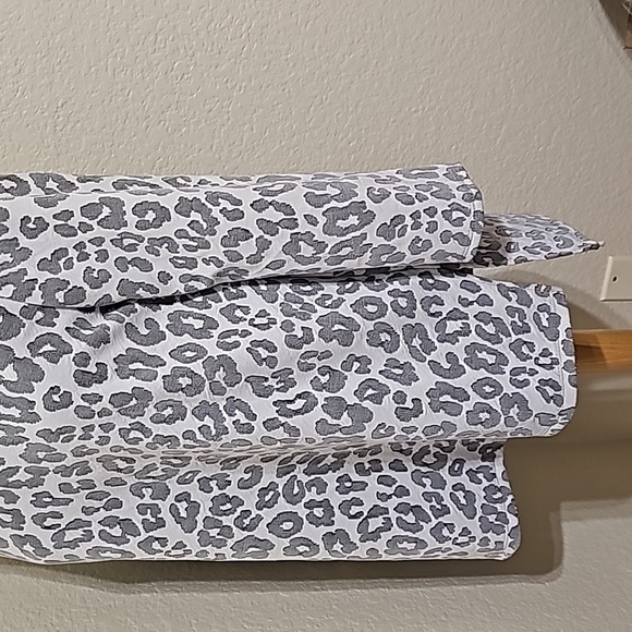 Travel Elements Top - Picture 3 of 9